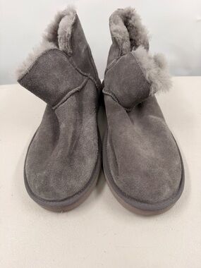 Koolaburra Gray Suede Shearling Ankle Boots size 10
